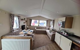 Happy Days Caravan 90 Primrose Field Primrose Valley